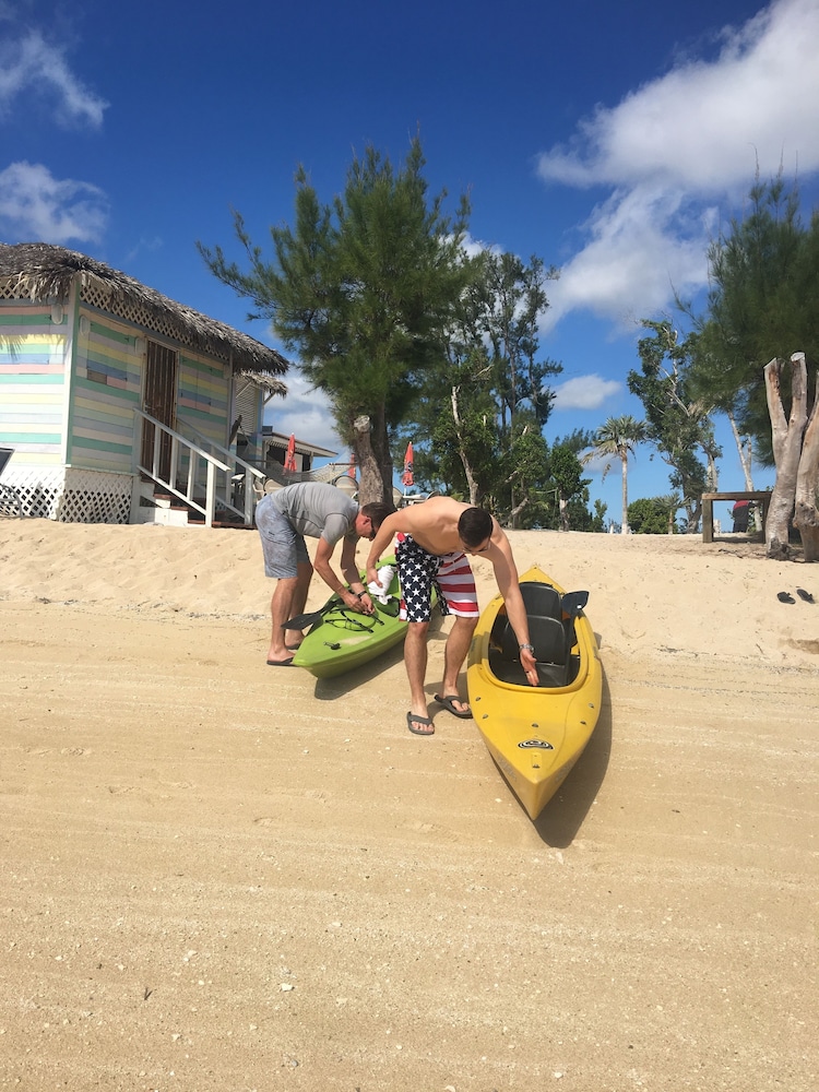 Coral Harbour Beach House And Villas 36/50