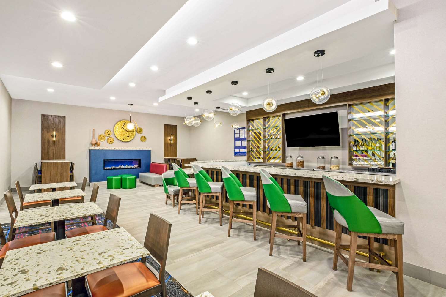 La Quinta Inn And Suites By Wyndham Waco Downtown Baylor 32/42