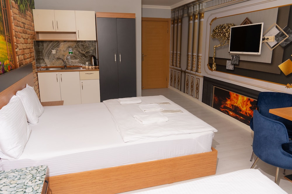 Heraldic Room Hotel 15/50