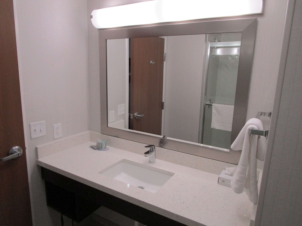Best Western Watertown Inn Suites 12/42
