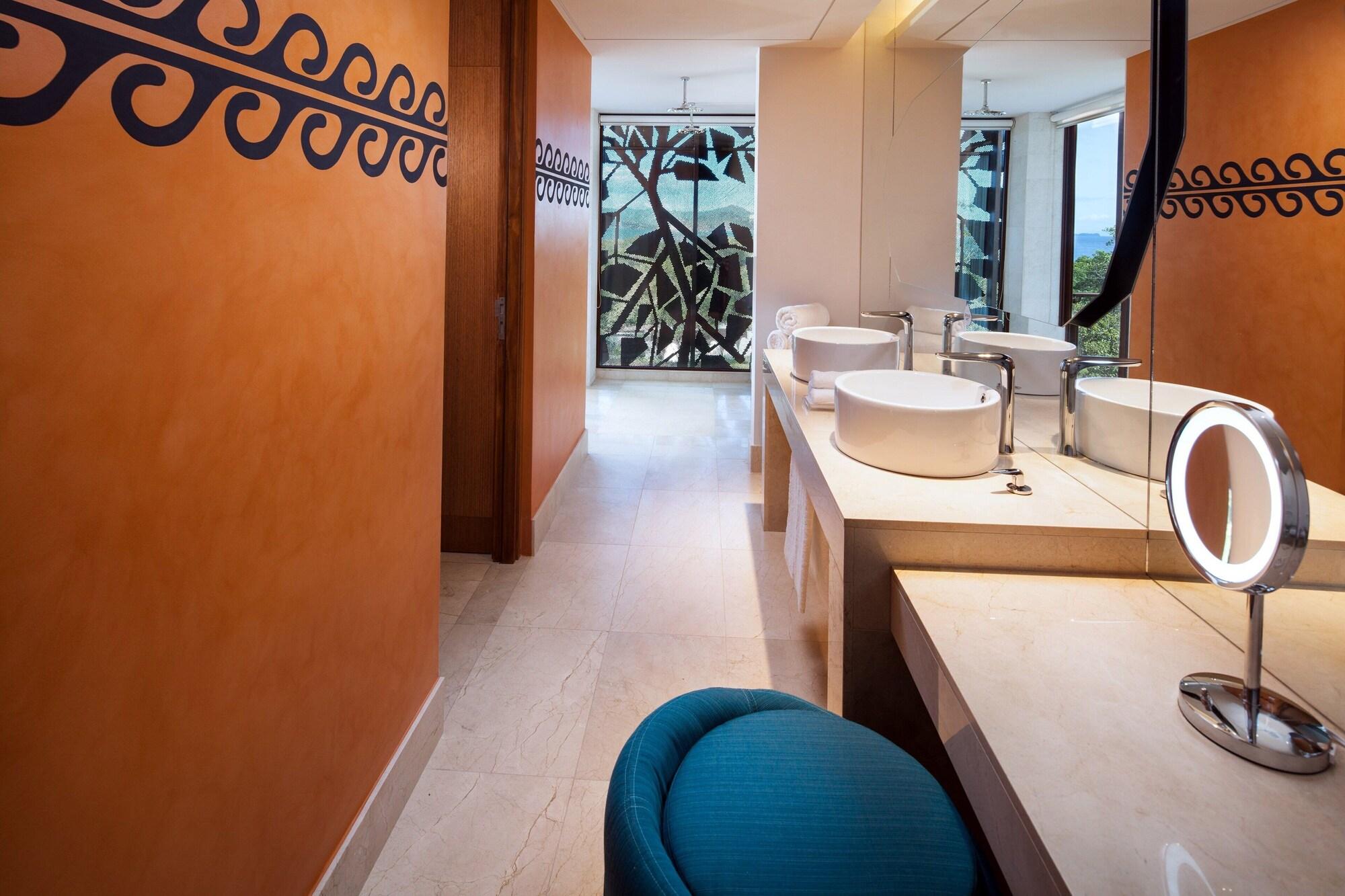 Superior, King Bed, with View, Balcony