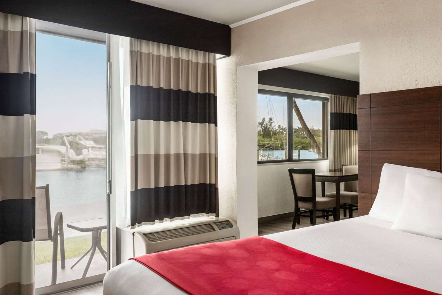 Ramada by Wyndham Sarasota Waterfront 16/71