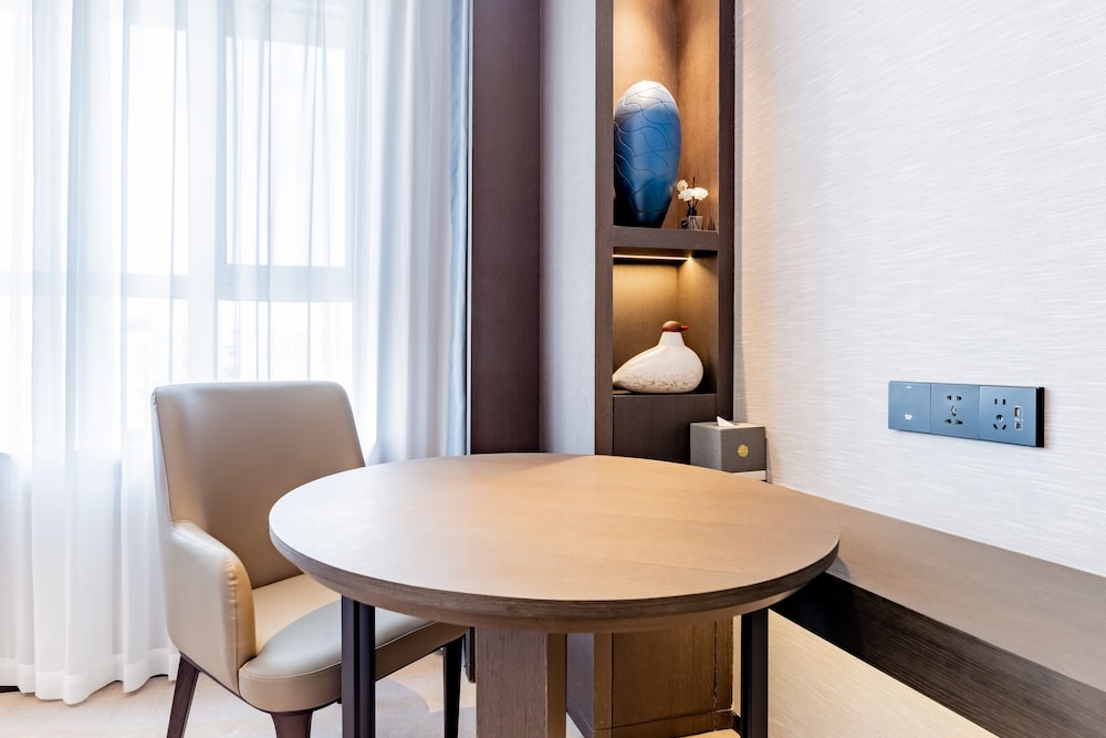 Ramada by Wyndham Bayannur 27/33
