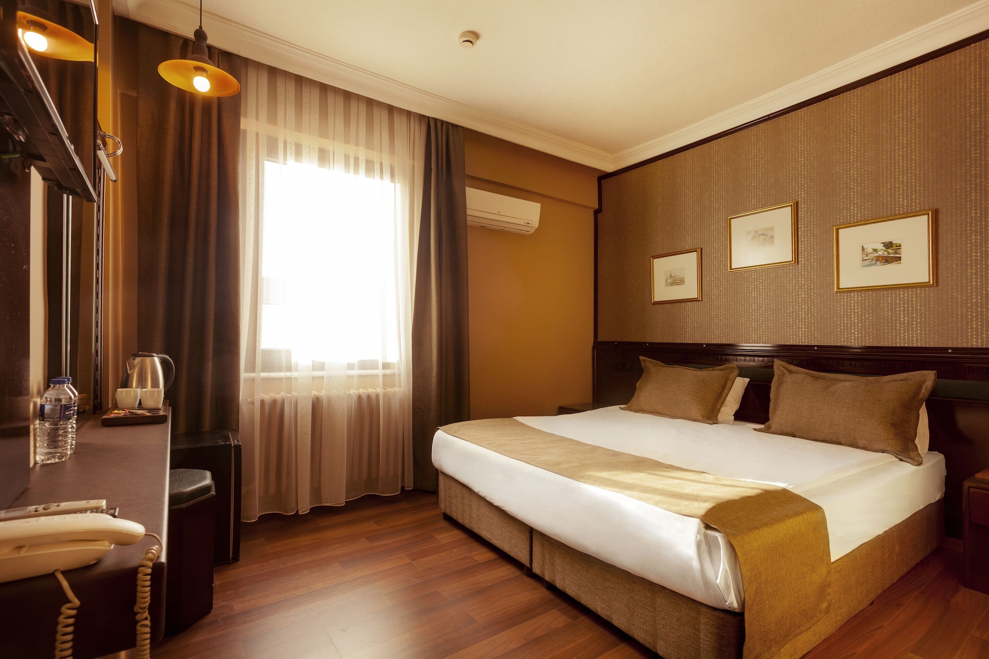 BASIC, SUITE, QUEEN BED