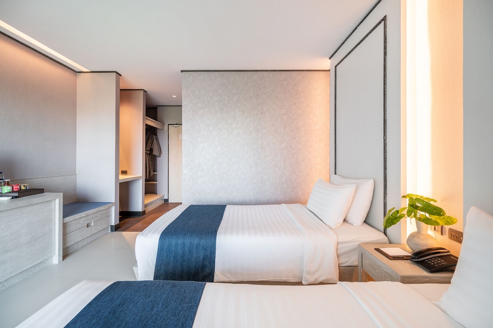 SUPERIOR TWIN ROOM