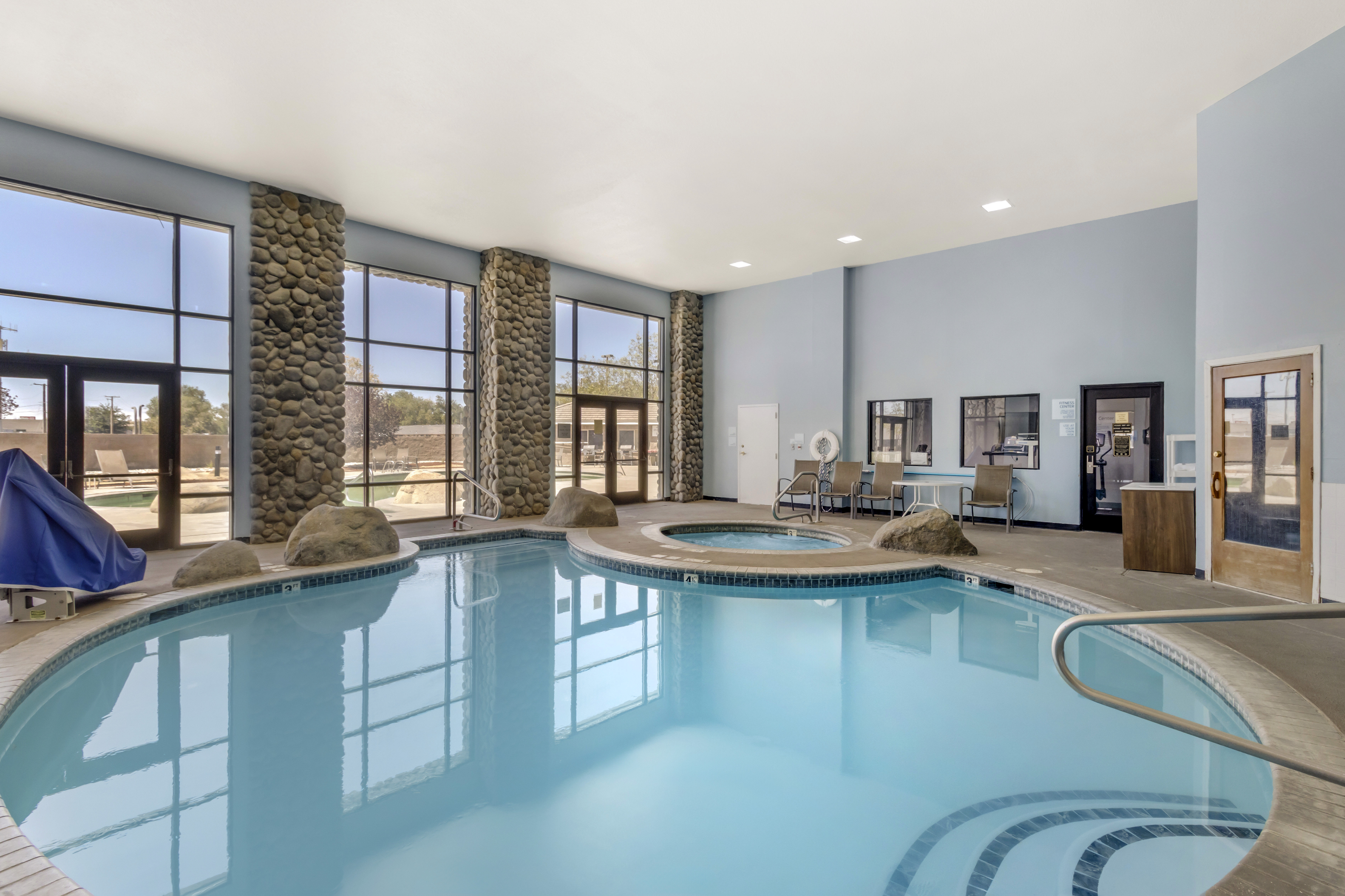Holiday Inn Express Fallon 35/81