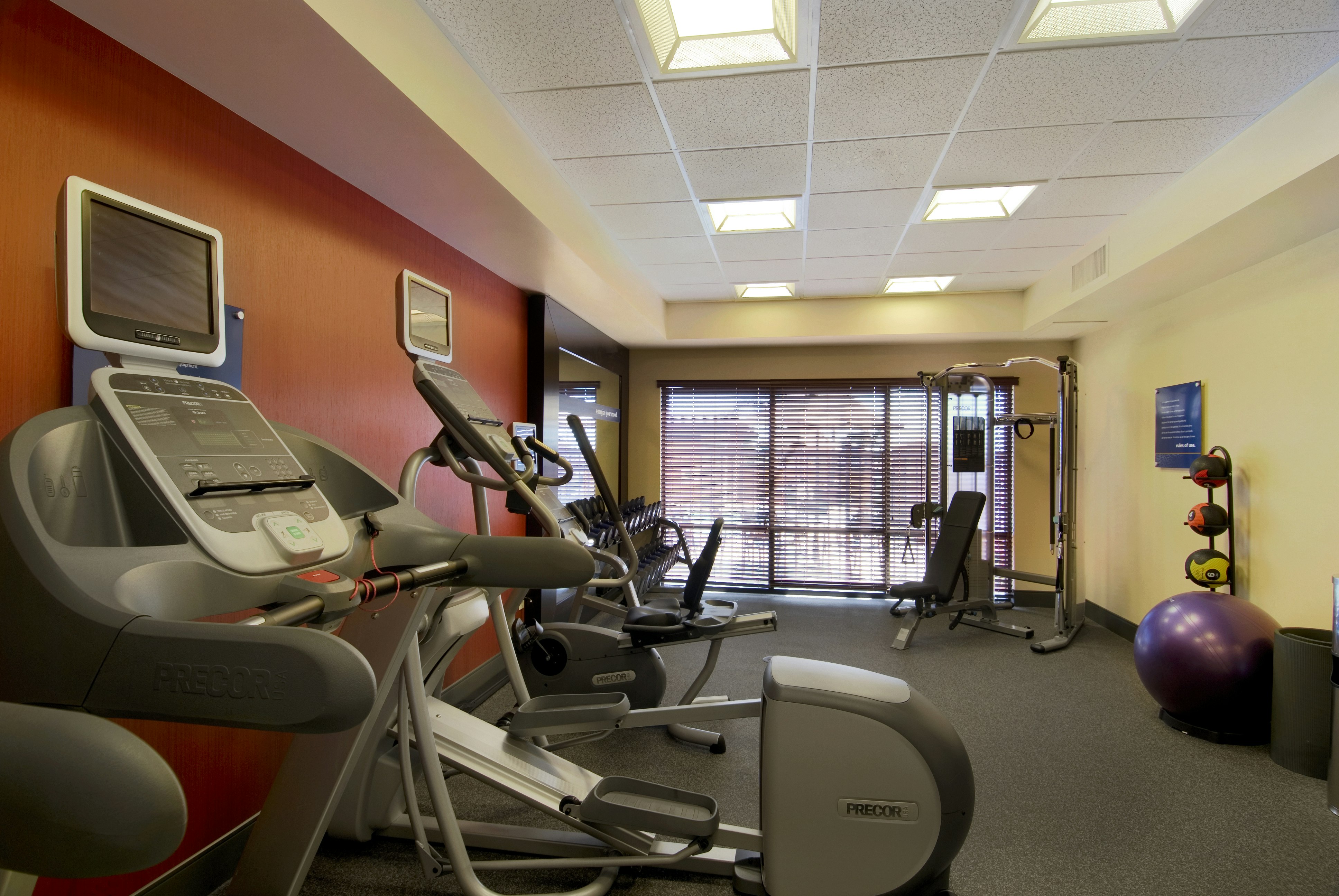 Hampton Inn Suites Lodi 33/65