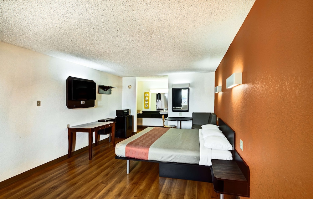 Motel6 Lindale, TX 17/34