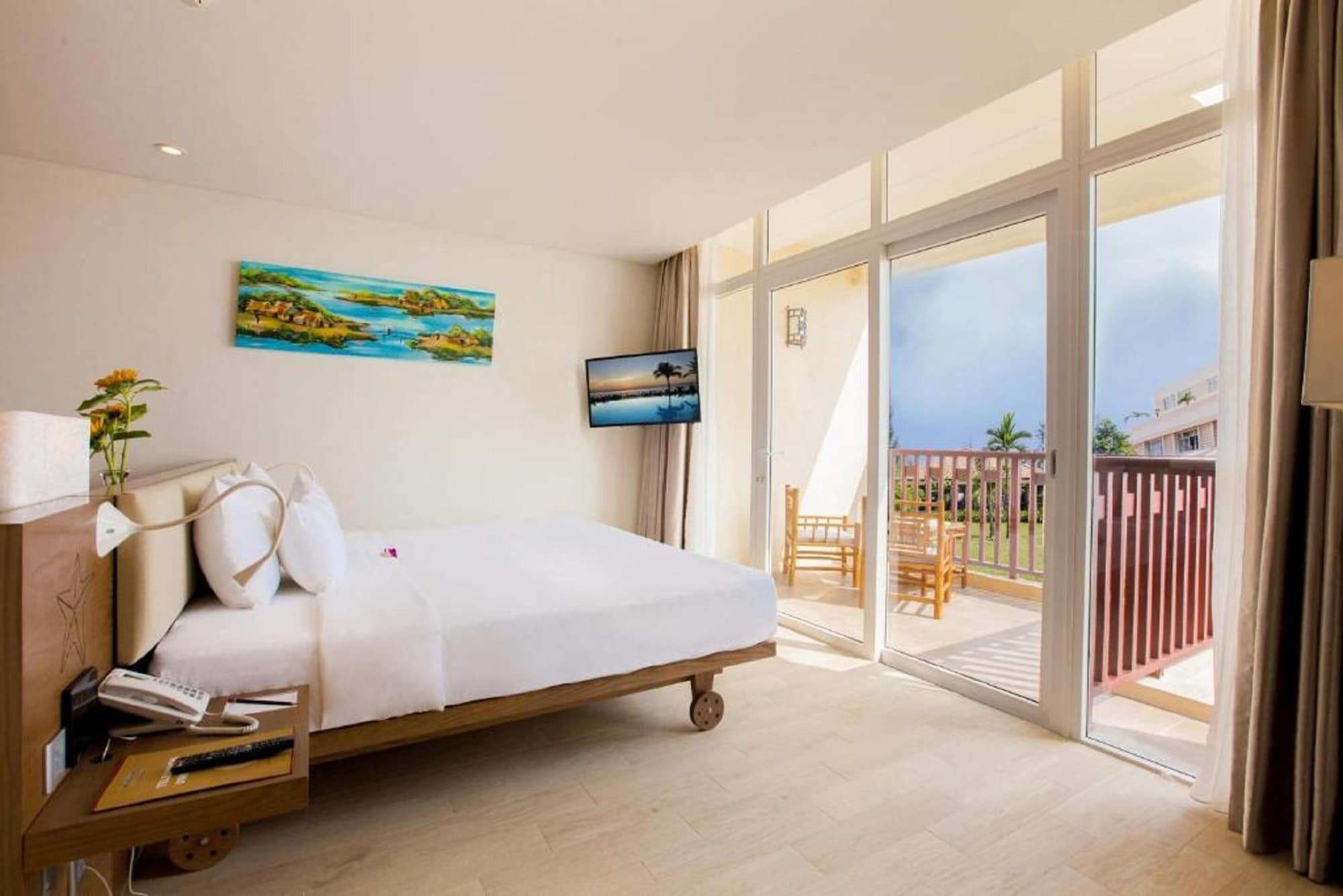 Garden, Premium, Suite, King Bed, Balcony, Bathtub