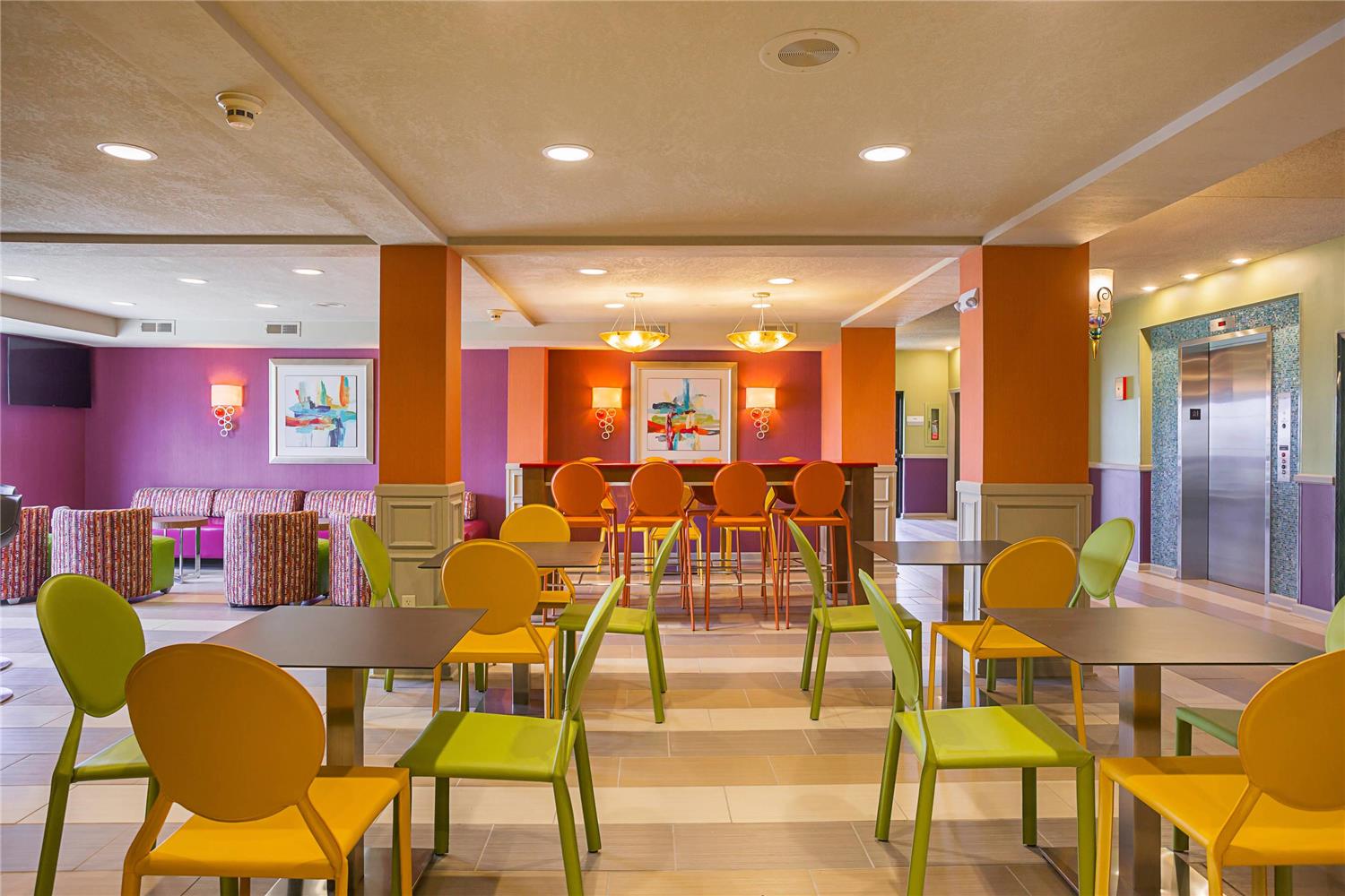 Clarion Inn & Suites Evansville Eastland Area 23/29