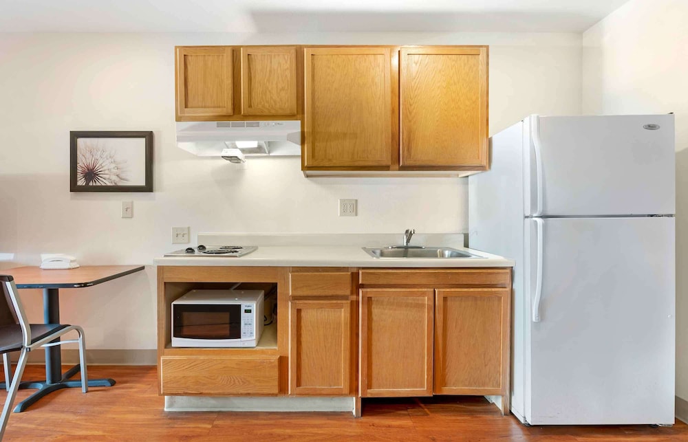 Extended Stay America Select Suites - Cincinnati - Florence - Airport 27/35