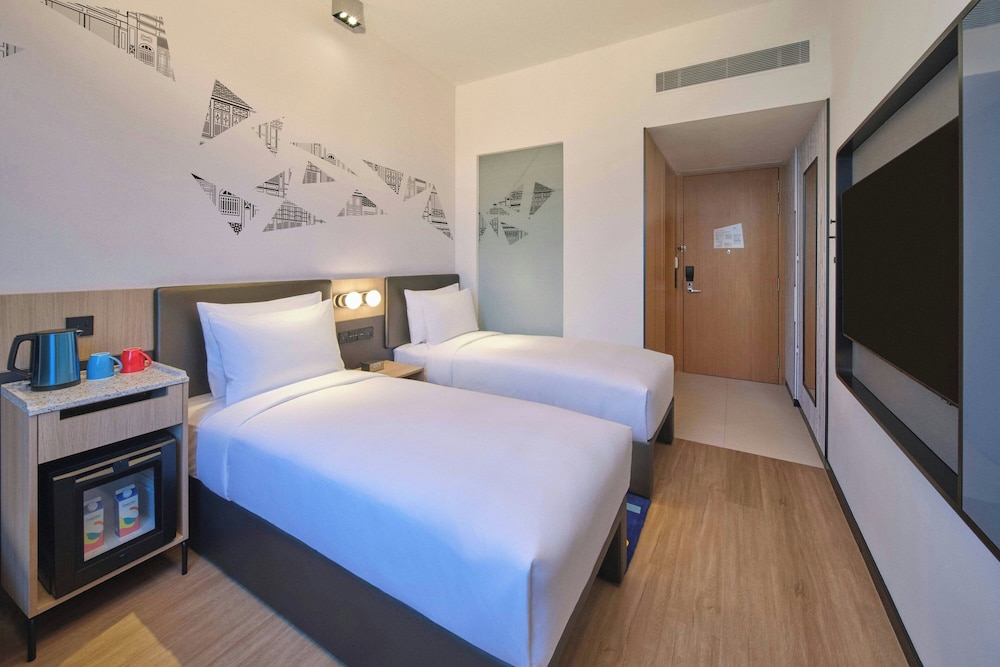 Aloft Singapore Novena 26/65