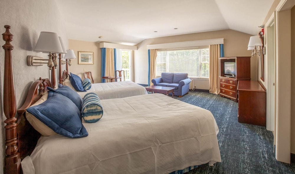 Blue Rock Resort 23/70