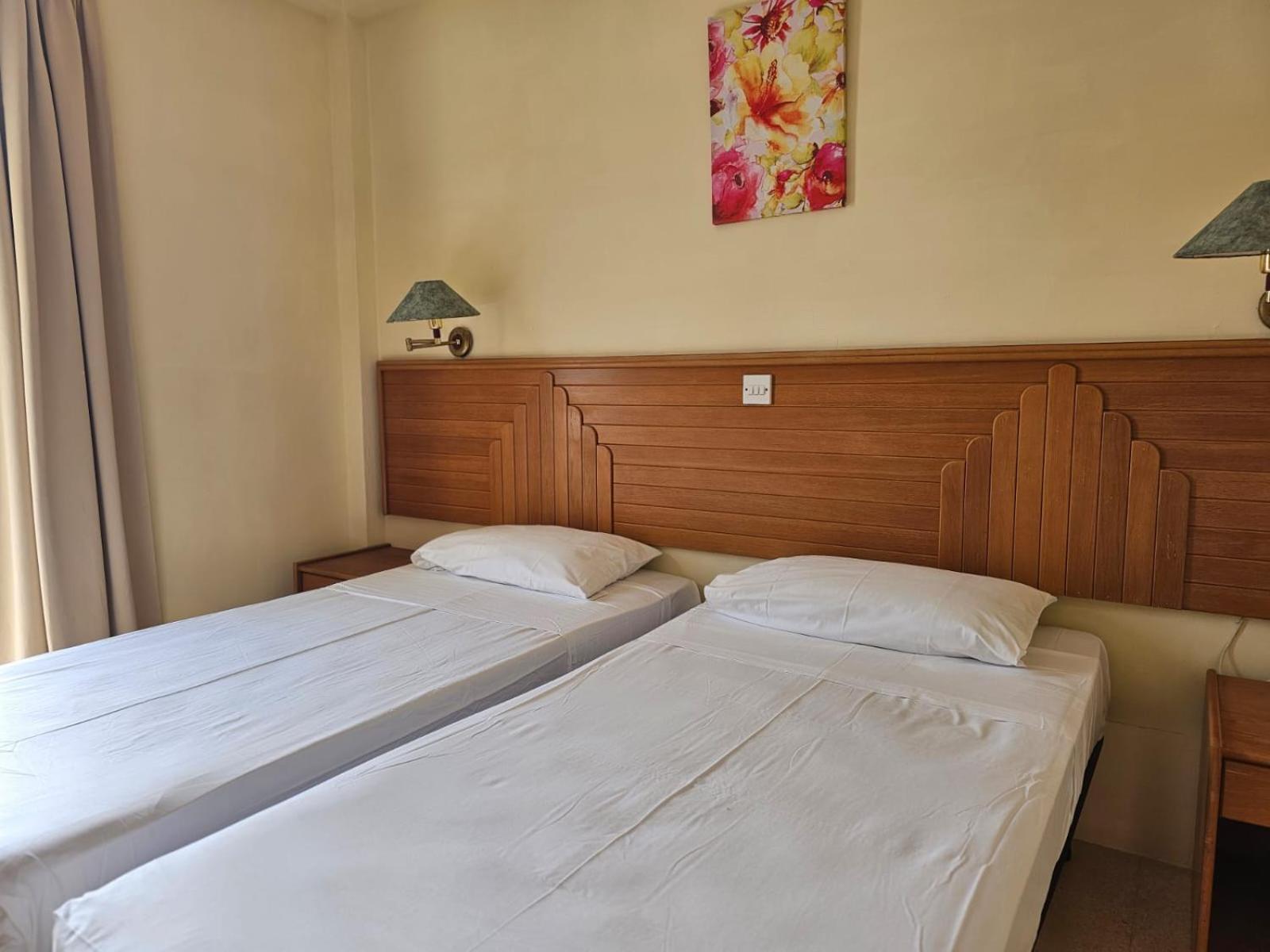 Room, Double or Twin Bed, Side Sea View