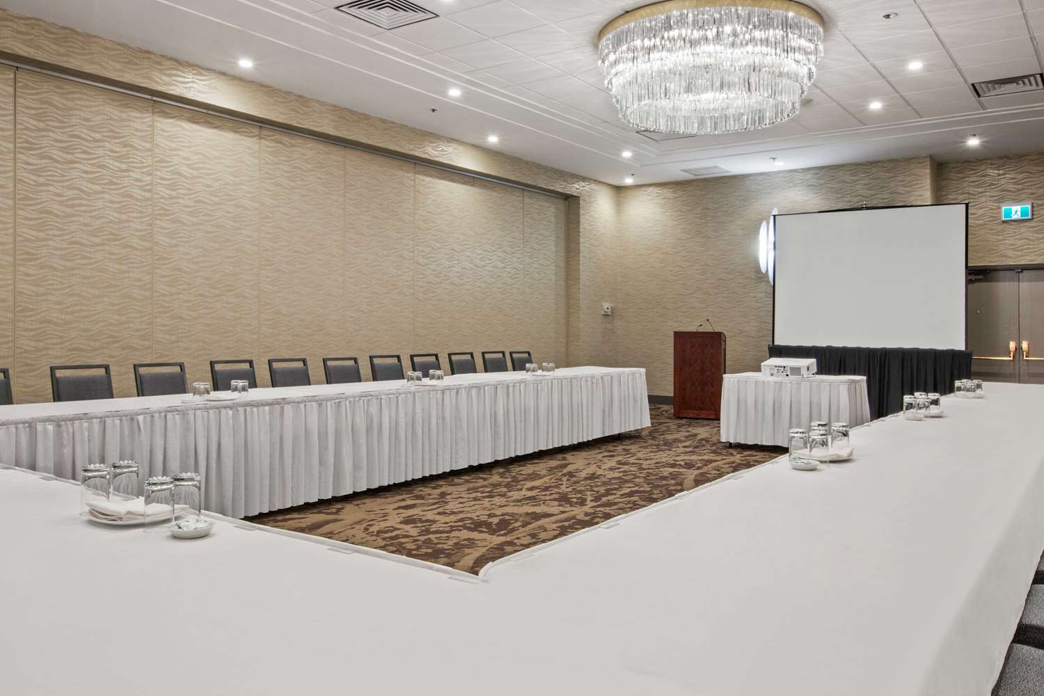 Best Western Premier Calgary Plaza Hotel and Conference Centre 7/65
