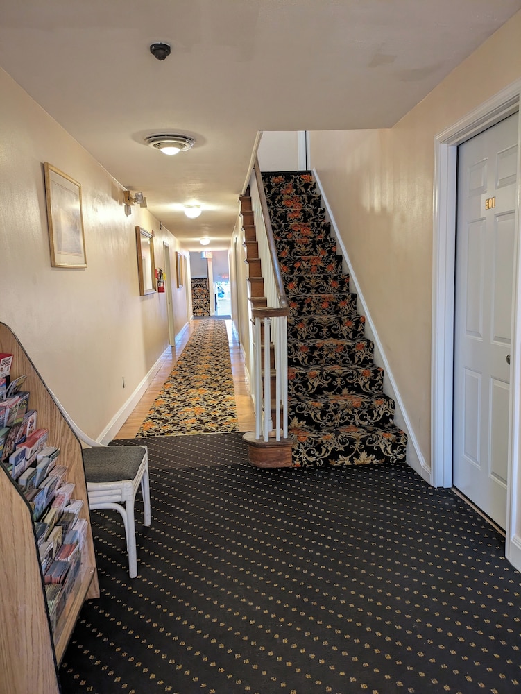Clarem Happy Days Inn 16/25