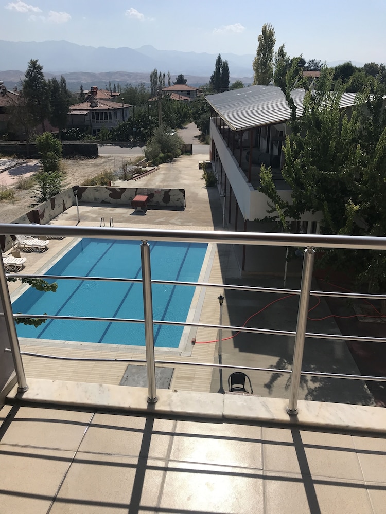 Anatolia Hotel 24/46