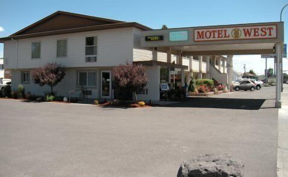 Motel West 55/58