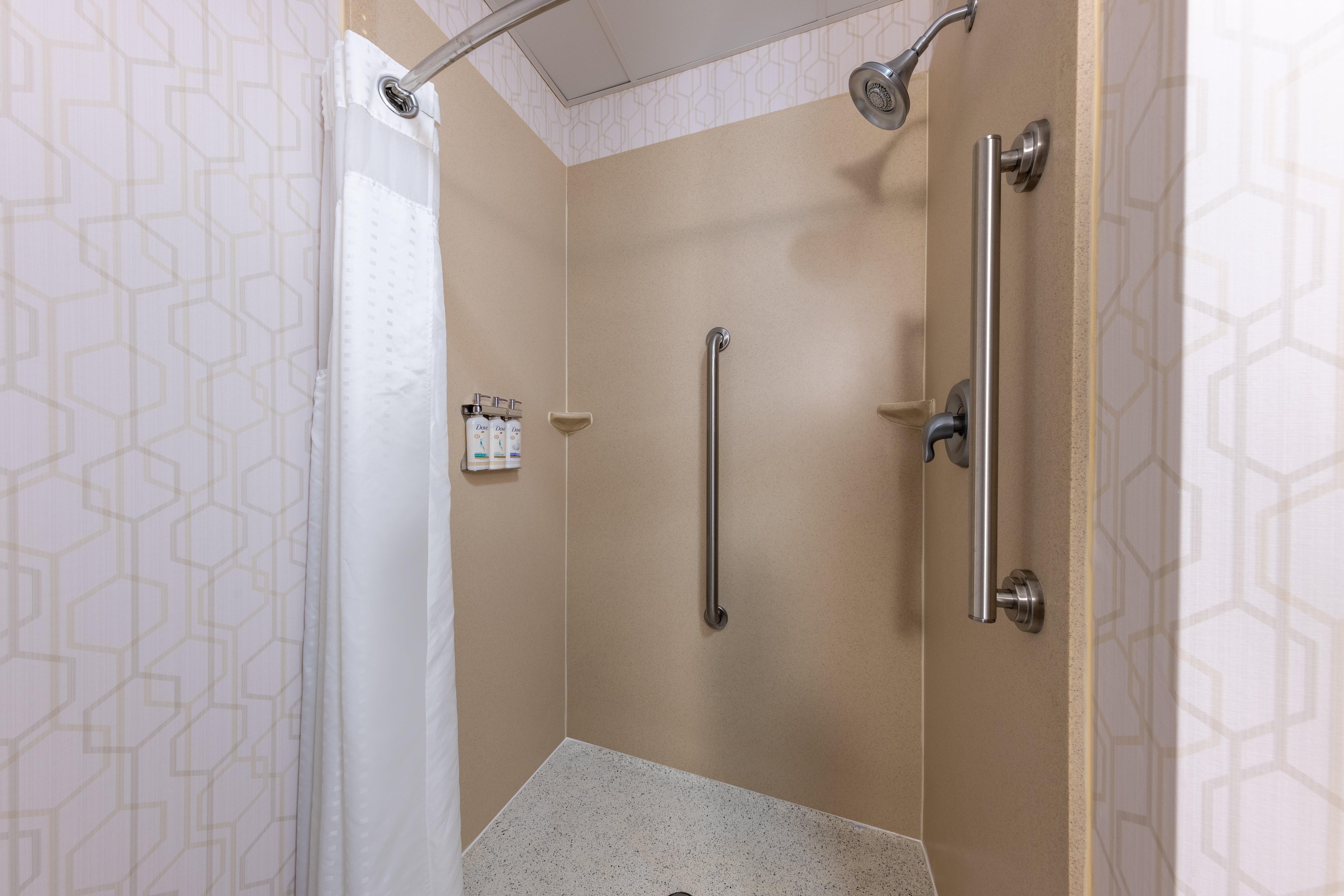 Holiday Inn Express Hotel And Suites Pittsburg 72/73