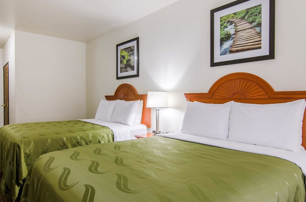 Quality Inn Junction City near Fort Riley 18/41
