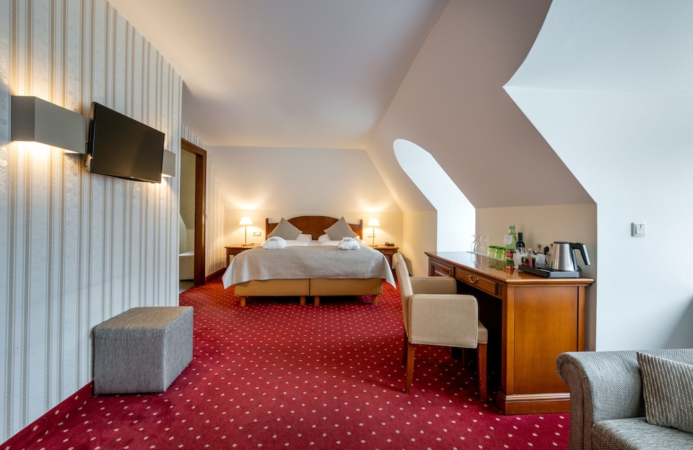 Am Mirabellplatz Hotel 35/68