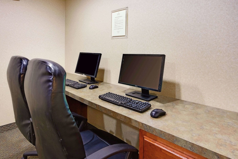 La Quinta Inn Suites Richmond Kings Dominion 36/44