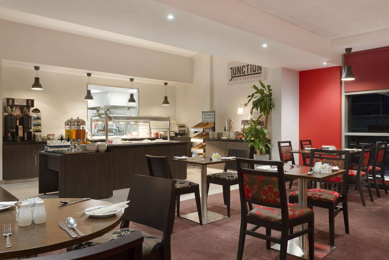 Ramada by Wyndham Wakefield 16/33
