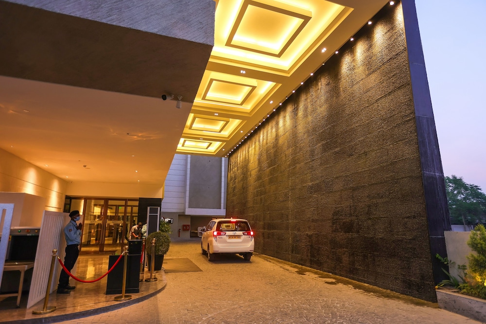 Radisson Bhopal 60/64