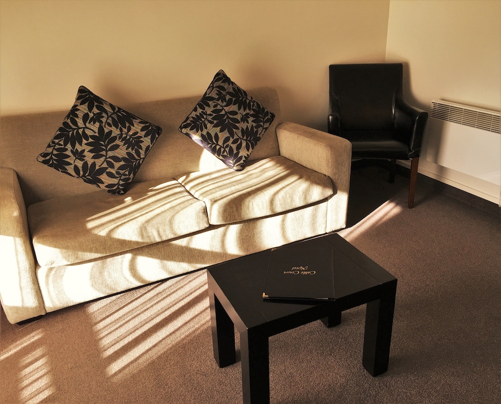 Cable Court Motel 25/37