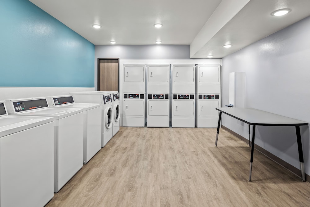 WoodSpring Suites Petersburg near Fort Lee 42/54