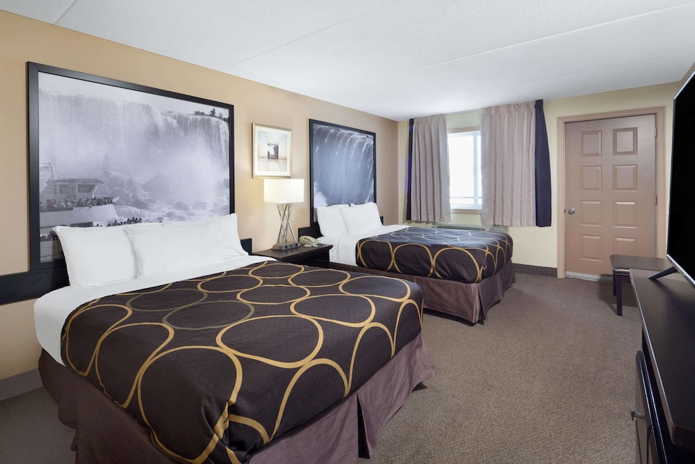 Super 8 By Wyndham Niagara Falls By The Falls 18/39