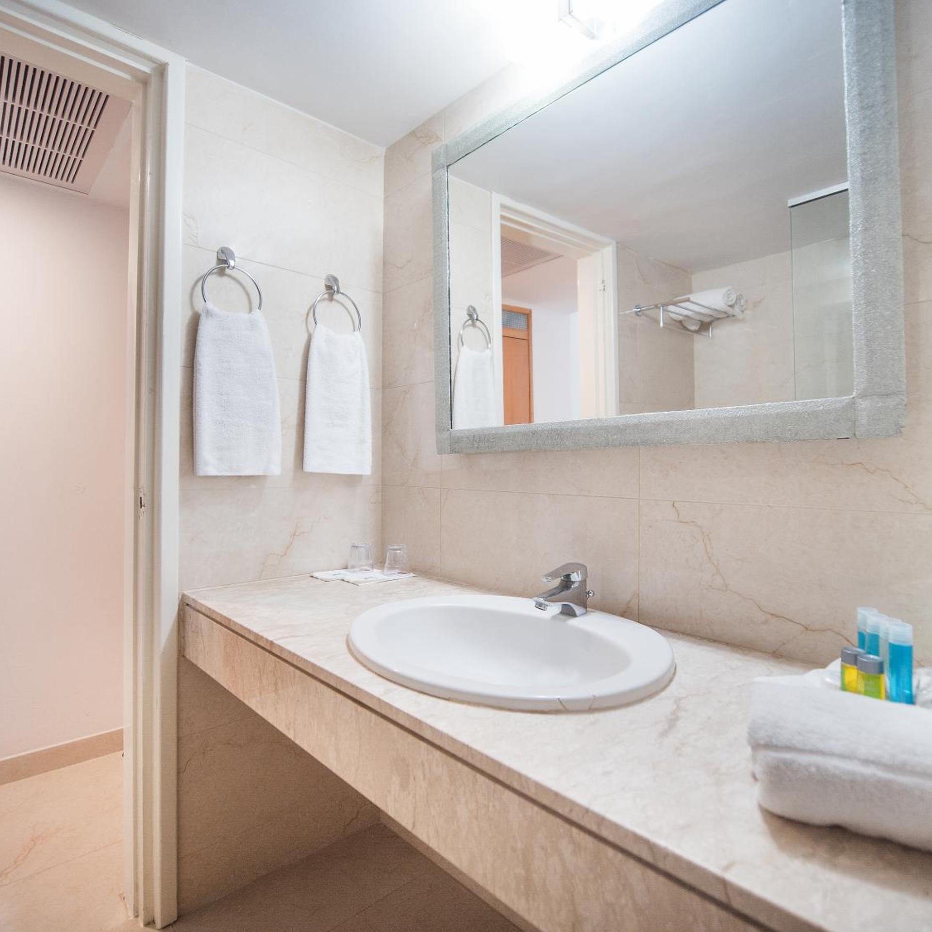 غرفة عائلية بسرير فردي بإطلالة على المسبح، Avlida Hotel 6/6