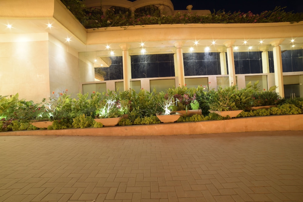 Hotel Babylon Inn 1/24