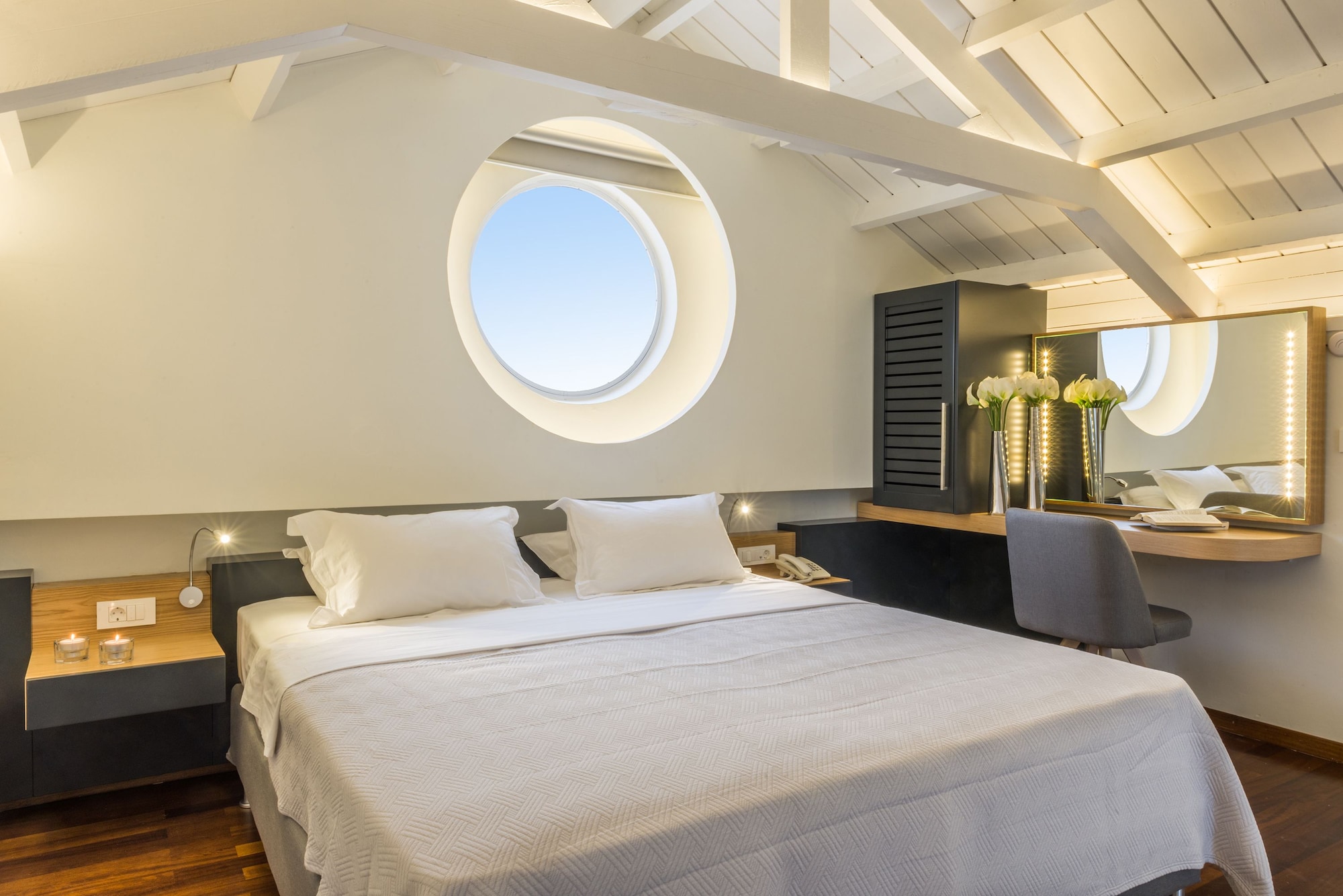 1 BEDROOM, JUNIOR SUITE, SEA VIEW