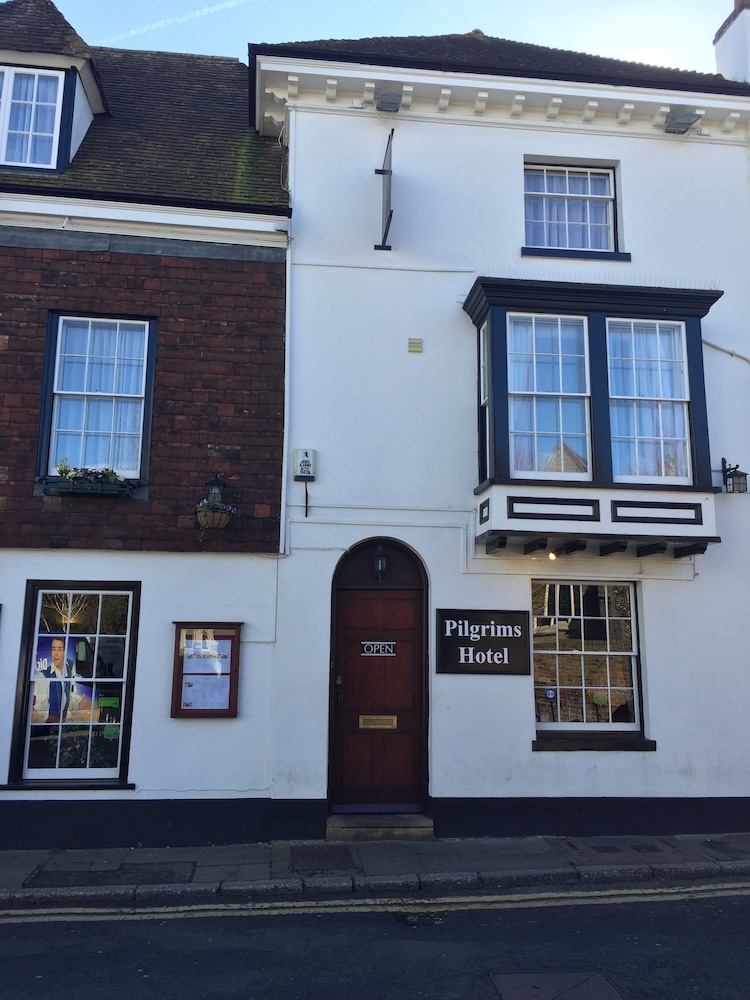 The Pilgrims Hotel 4/50
