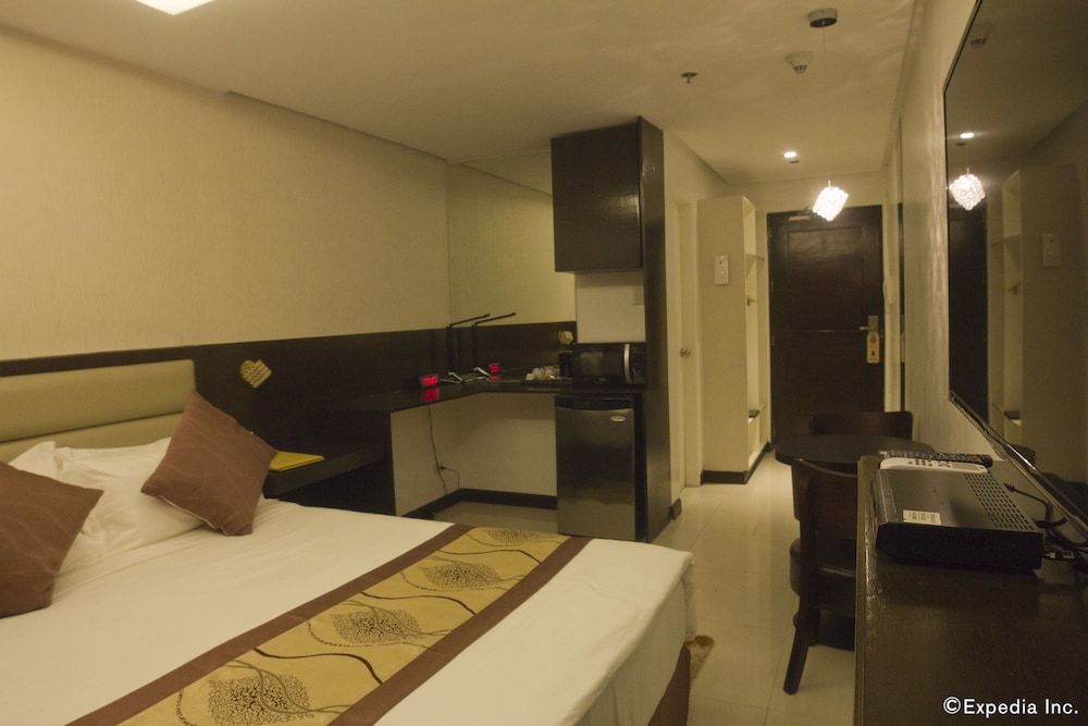 Regency Grand Suites 21/66