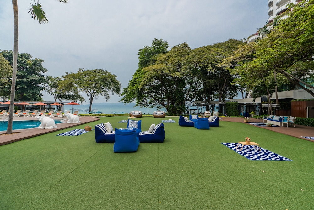 COSY BEACH HOTEL 38/50