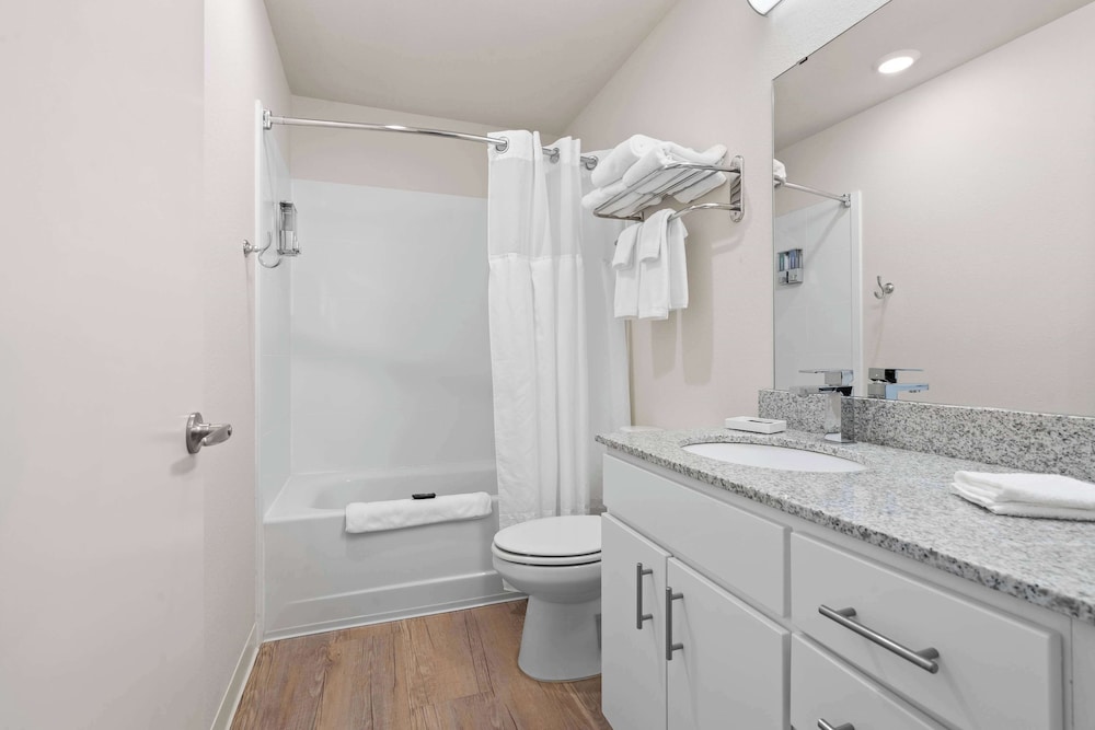 WaterWalk Extended Stay by Wyndham Kansas City - Overland Pk 55/61