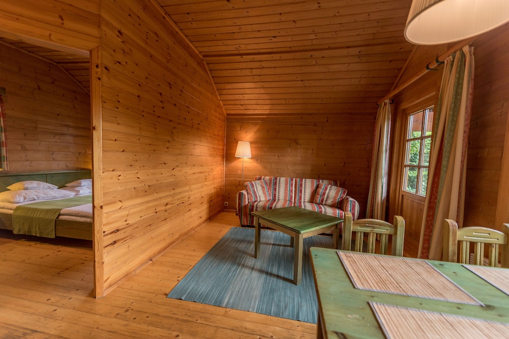 Petnehazy Aparthotel 25/60