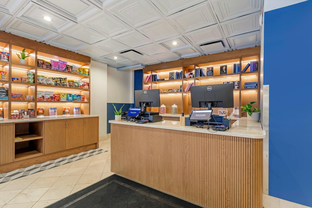 The Quincy, Ascend Hotel Collection 10/47