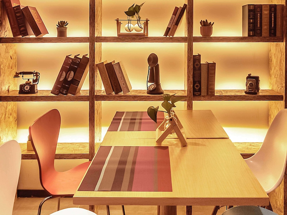 Ibis Zhengzhou Longhai Road 32/41