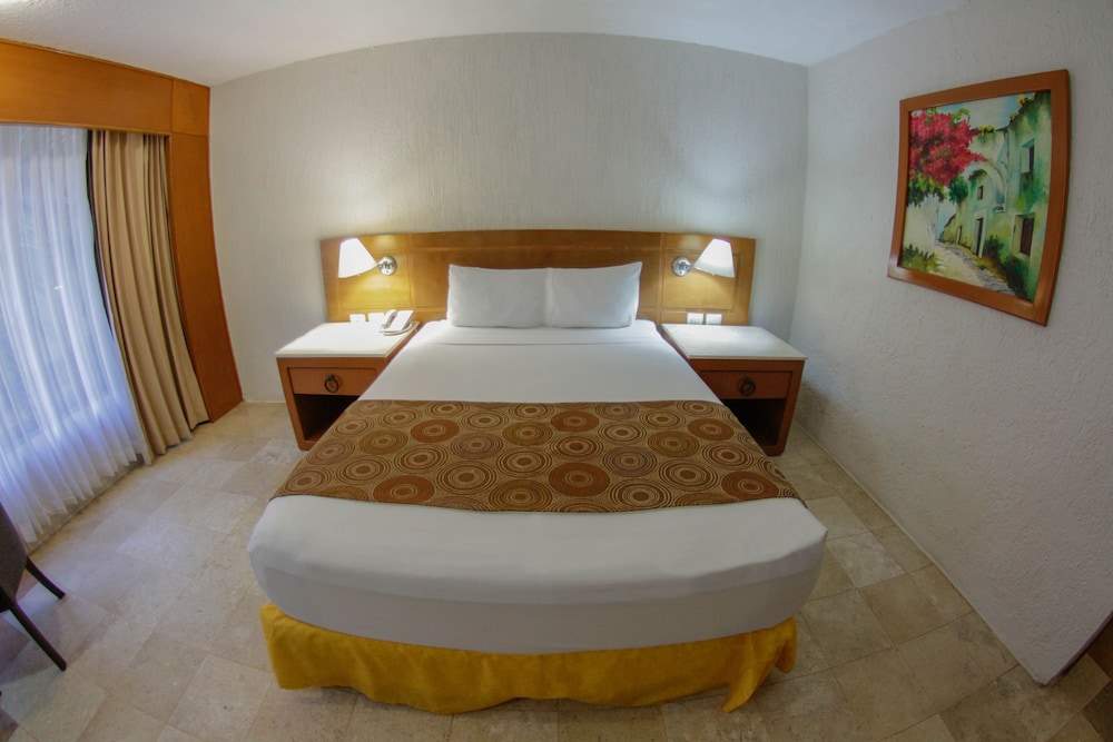 Plaza Pelicanos Club Beach Resort 13/50