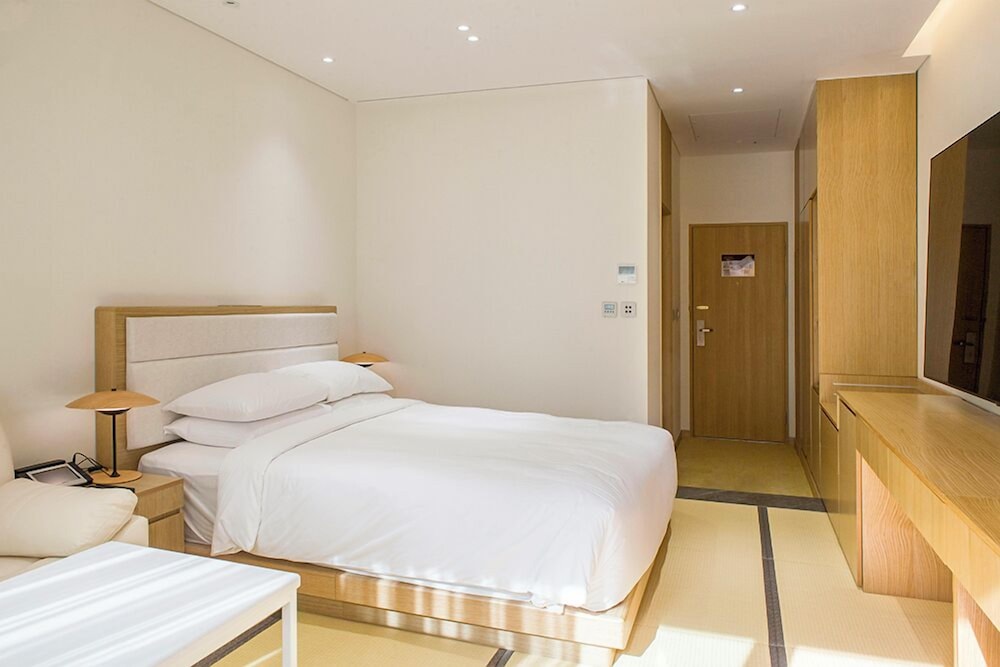 Hotel Nongshim 12/50