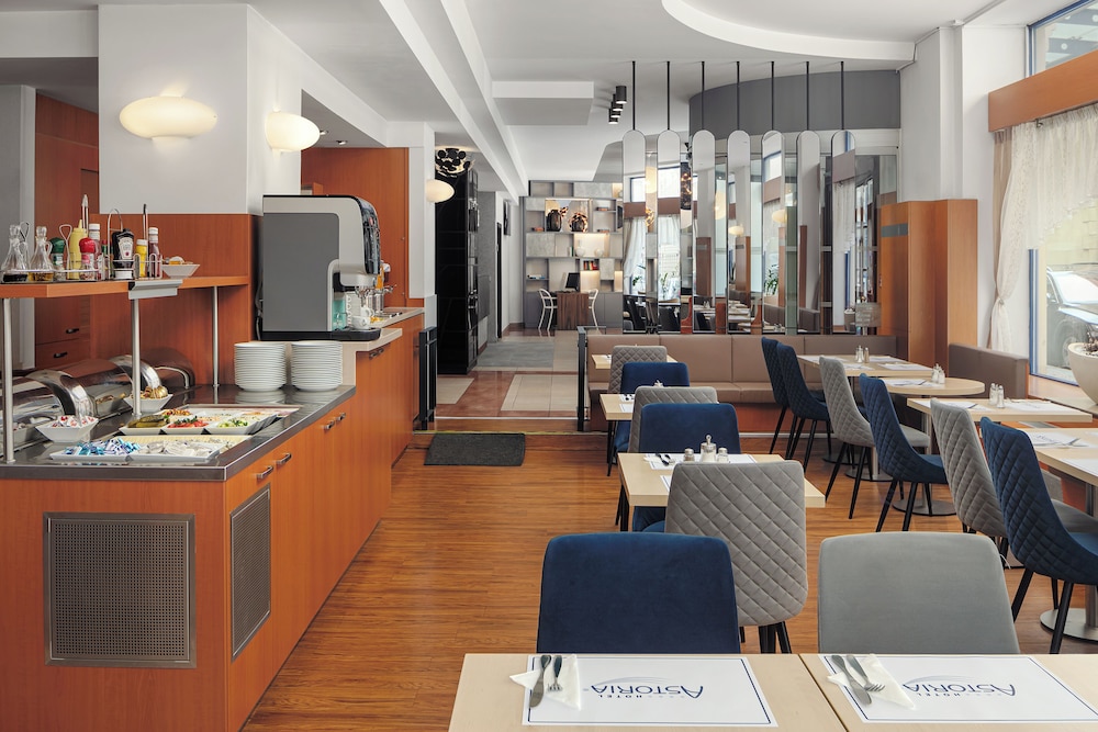 Astoria Hotel 44/56