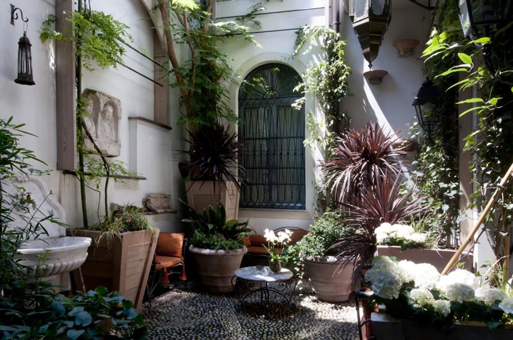 Petit Palais Hotel de Charme 5/95