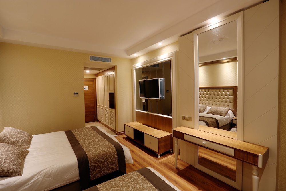 Oz Hotels Sui 16/49