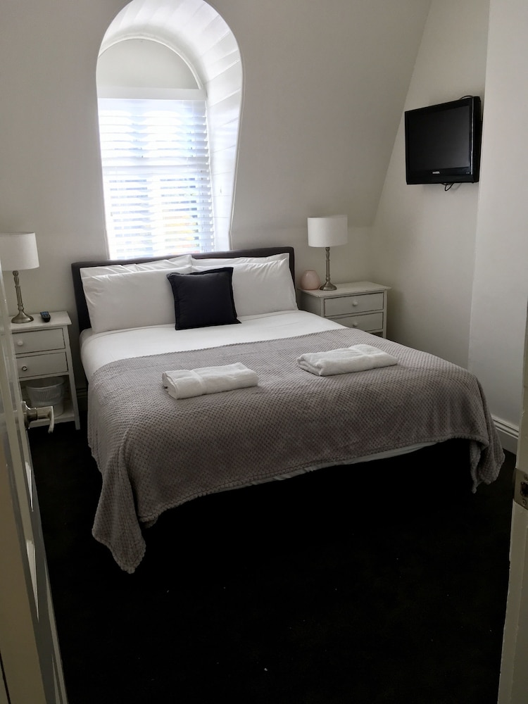 The Grand Hotel Healesville 42/47