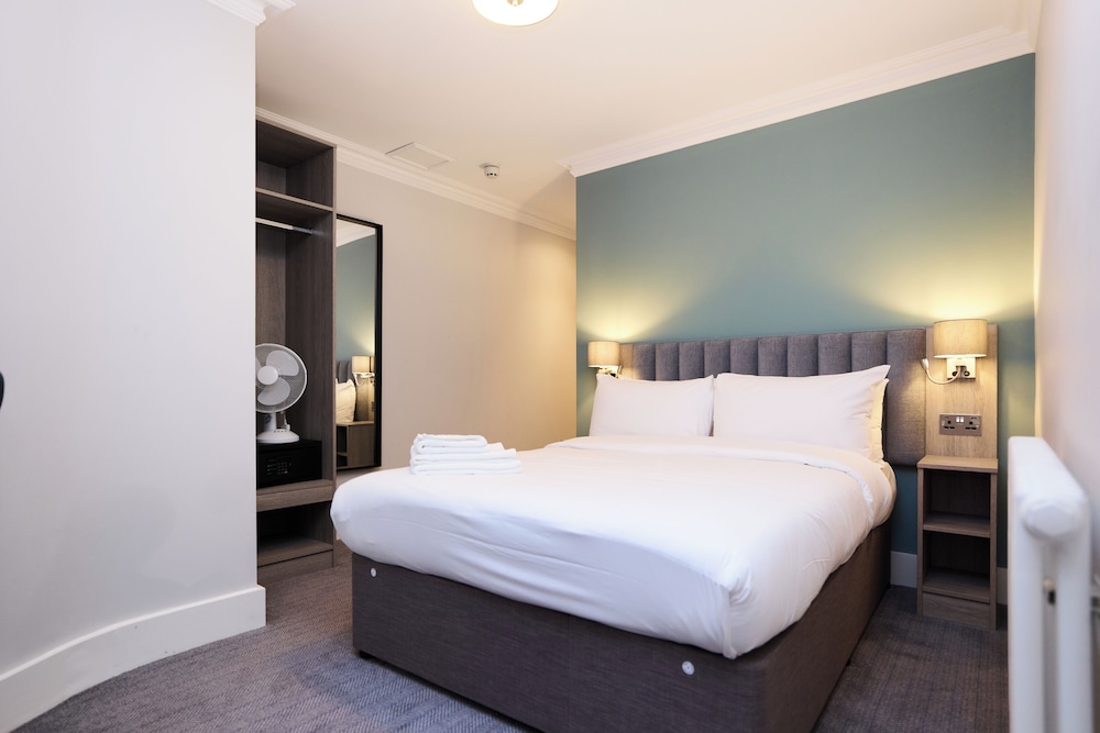 PRINCE WILLIAM HOTEL 26/55