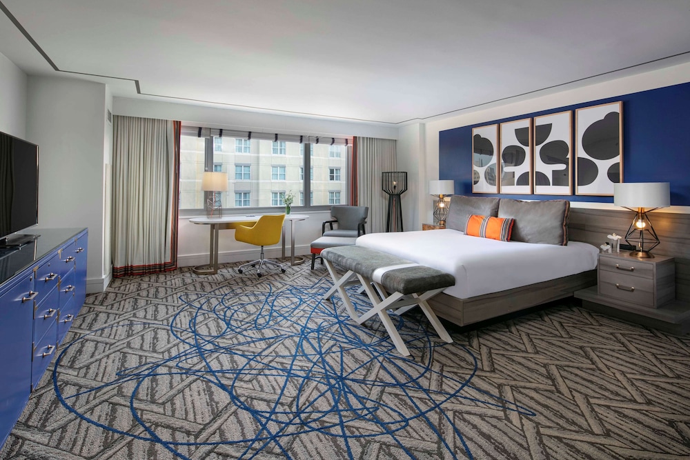 EXECUTIVE, STUDIO, KING BED