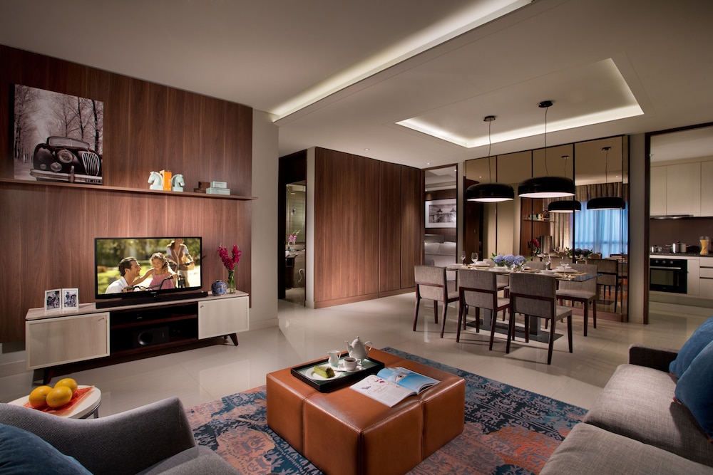 ASCOTT WATERPLACE SURABAYA 37/74